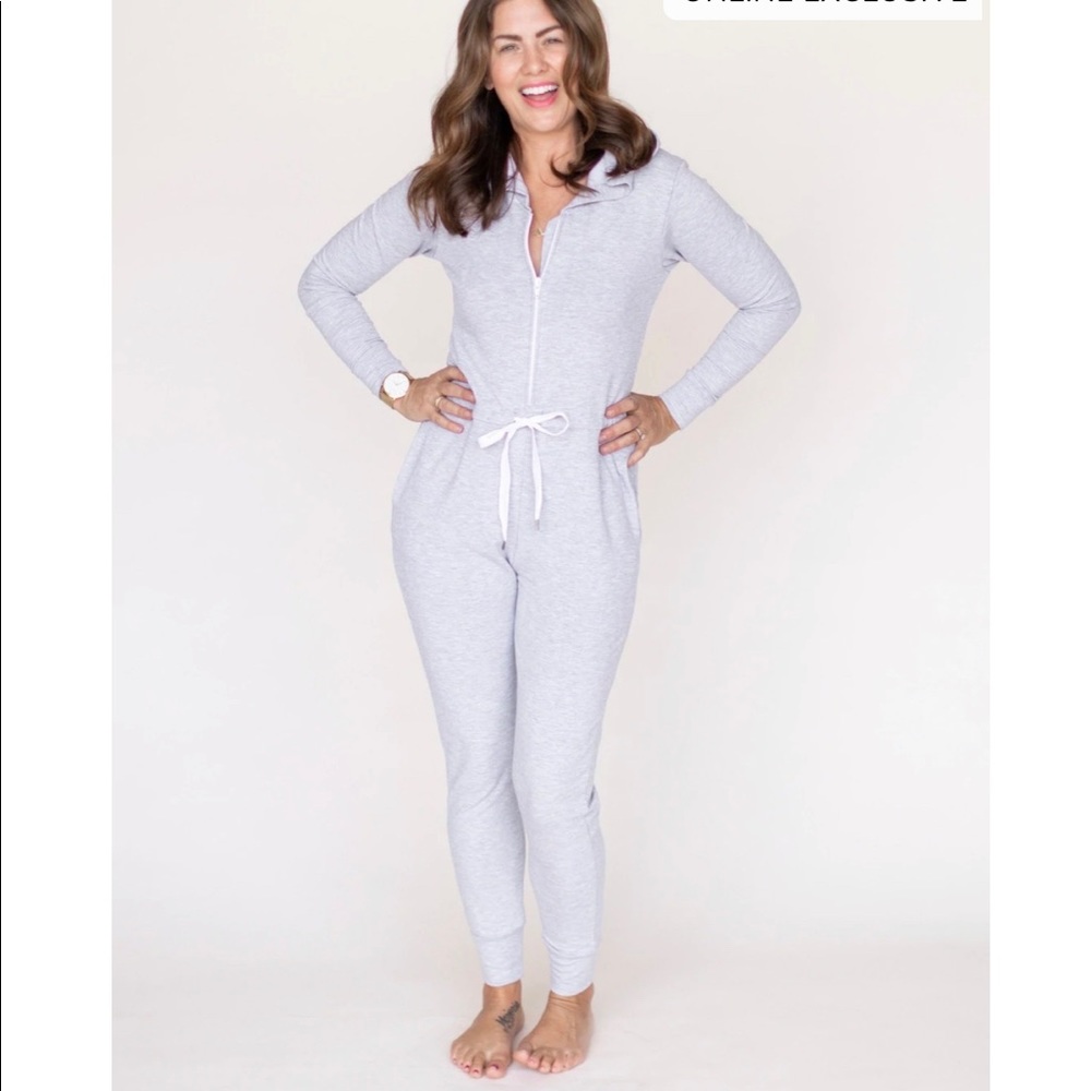 Smash and Tess Harris Hoodie romper. Brand new, never worn. Size : small